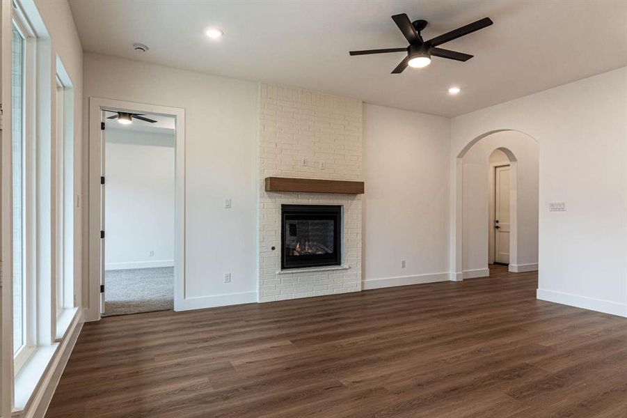 Spacious, unfurnished interior of a new home in , Heath (Image 25).