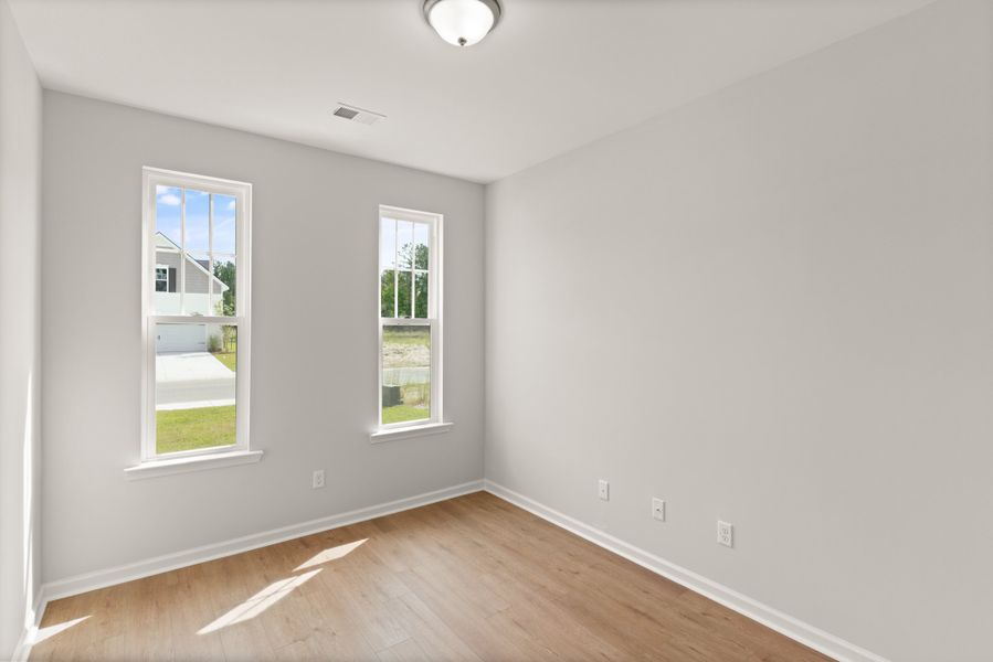Spacious, unfurnished interior of a new home in Camden Crossing, Savannah (Image 17).