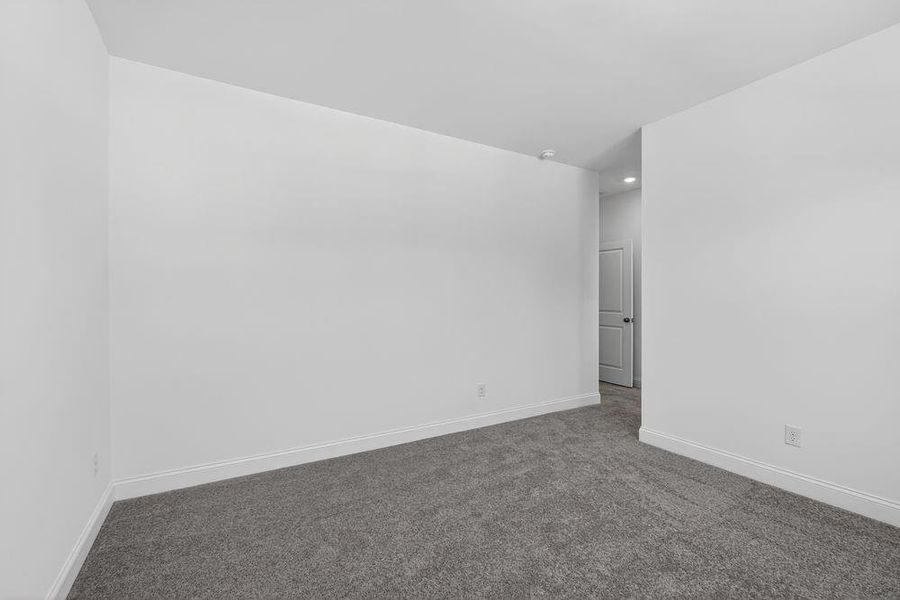 Spacious, unfurnished interior of a new home in Bailey Fence, Dacula (Image 40).