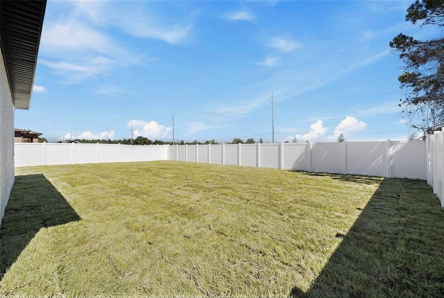 Exterior details and patio area of a home in , Poinciana (Image 16).