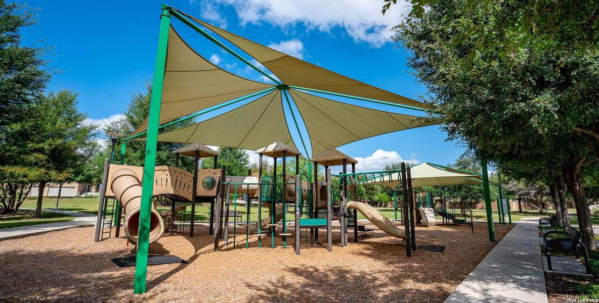 Community amenities in Weston Oaks, San Antonio (Image 17).