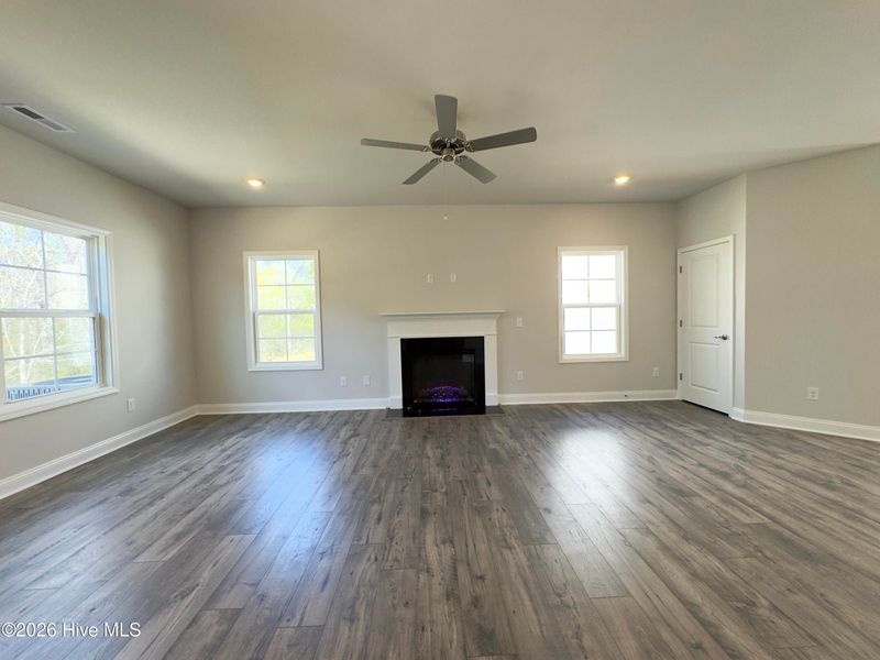 Spacious, unfurnished interior of a new home in Rutledge, Shallotte (Image 15).
