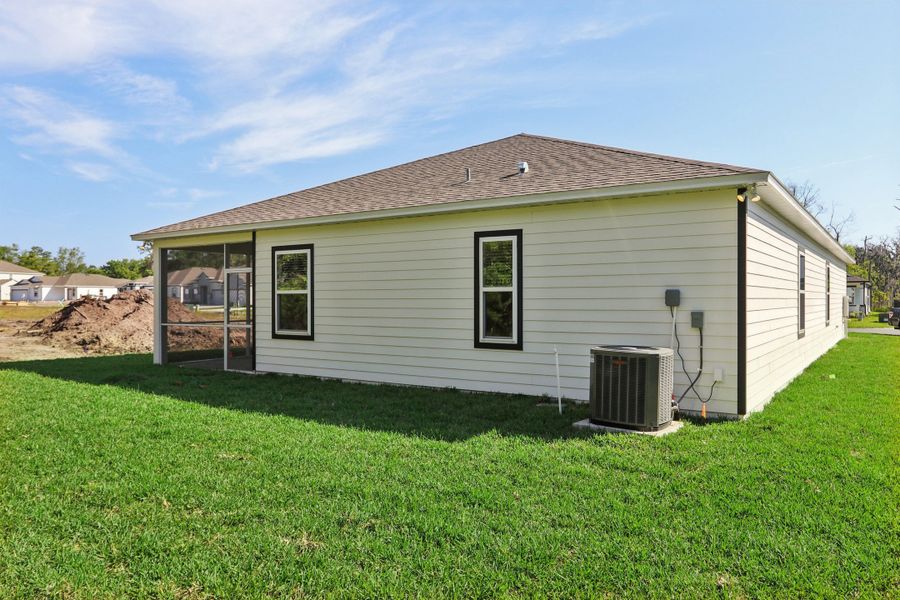Representative exterior details of a home built from the Ashton by Maronda Homes in Brookshire Green, Kingsland (Image 17).
