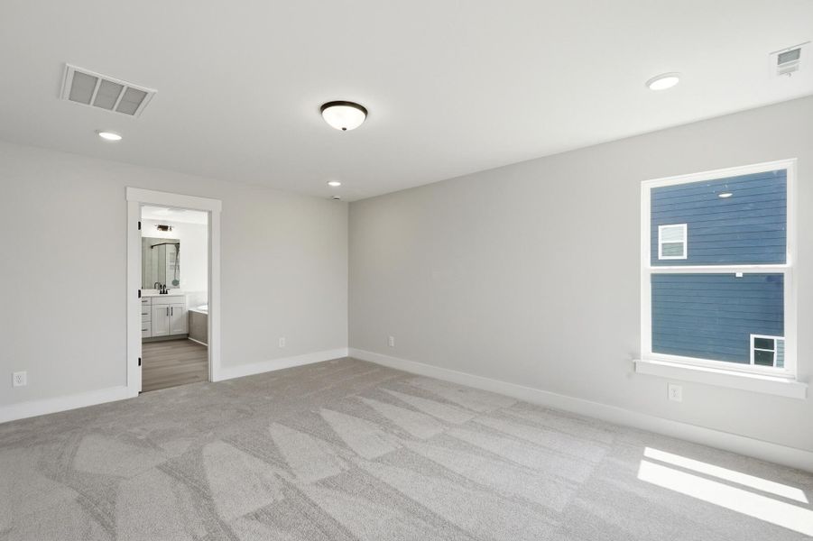 Spacious, unfurnished interior of a new home in Waterford Commons, Rock Hill (Image 43).