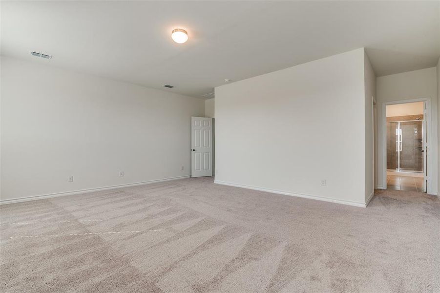 Spacious, unfurnished interior of a new home in Heartland Signature, Crandall (Image 15). Spacious, unfurnished interior of a new home in Heartland Signature, Crandall (Image 15).