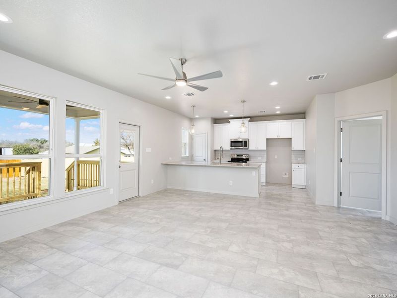 Spacious, unfurnished interior of a new home in , Lytle (Image 17).