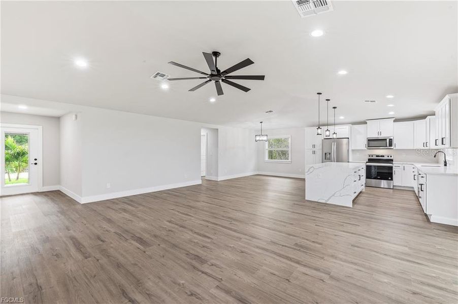 Spacious, unfurnished interior of a new home in , Punta Gorda (Image 15).