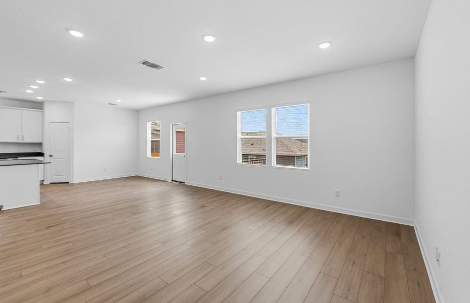 Spacious, unfurnished interior of a new home in Skyview, Belton (Image 29).