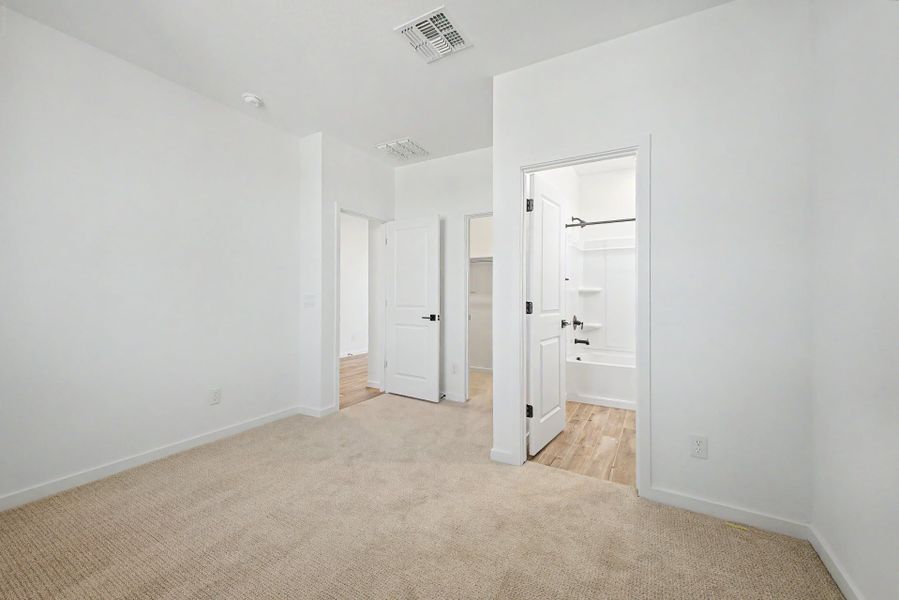 Spacious, unfurnished interior of a new home in Frontera, Surprise (Image 12).