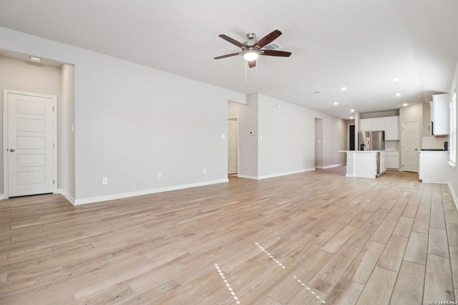 Spacious, unfurnished interior of a new home in Scenic Crest - Premier Series, Boerne (Image 40).