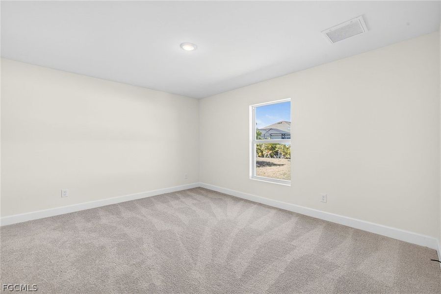 Spacious, unfurnished interior of a new home in Cape Coral, Cape Coral (Image 21).