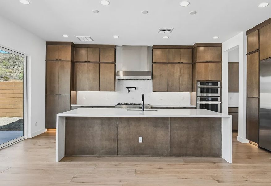 Kitchen - 7 of 15