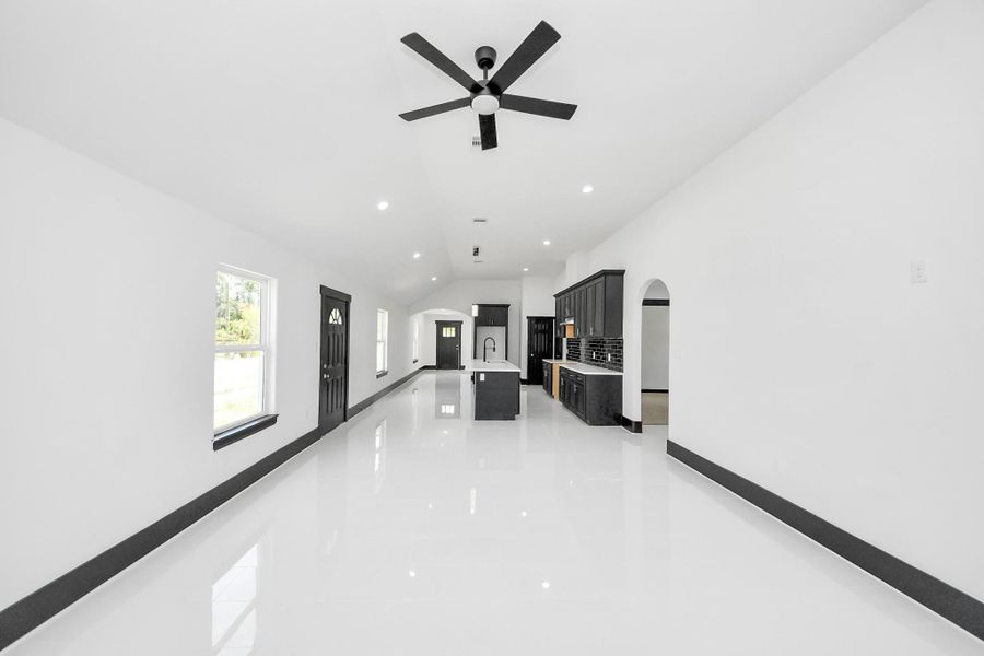 Spacious, unfurnished interior of a new home in , Splendora (Image 22).