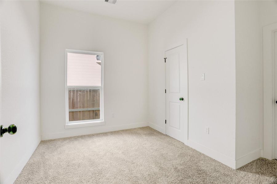 Spacious, unfurnished interior of a new home in , Houston (Image 26).