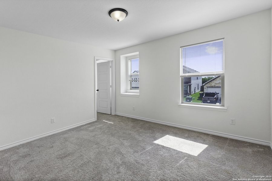 Spacious, unfurnished interior of a new home in Knox Ridge, Converse (Image 21).