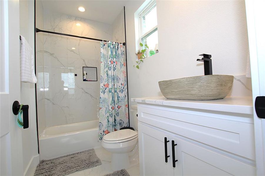 Furnished interior view inside a new home in , Corsicana (Image 10). Furnished interior view inside a new home in , Corsicana (Image 10).