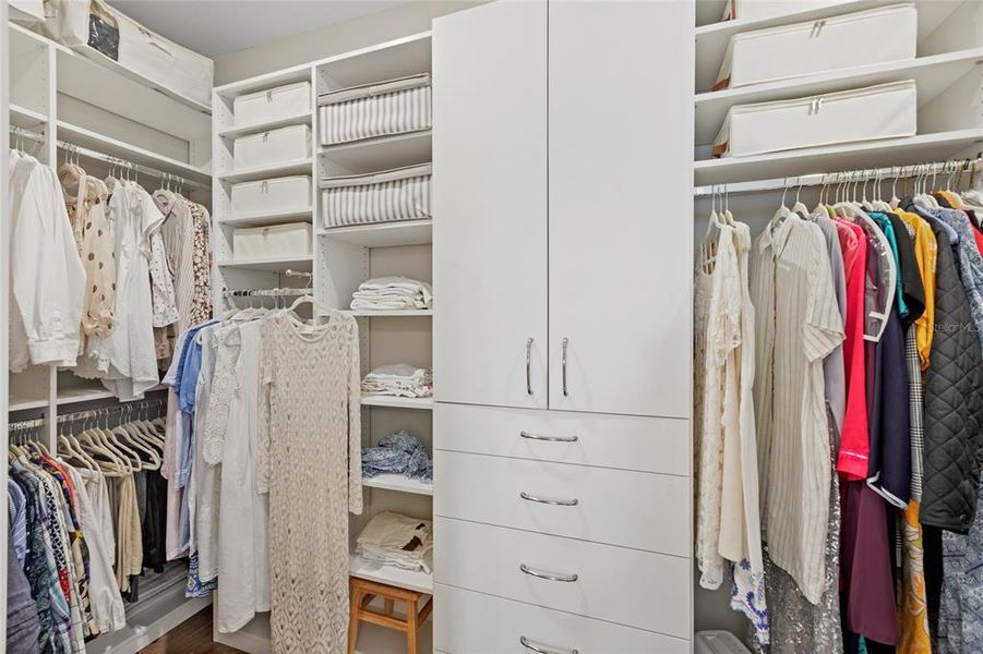 Furnished interior view inside a new home in , Winter Garden (Image 7).