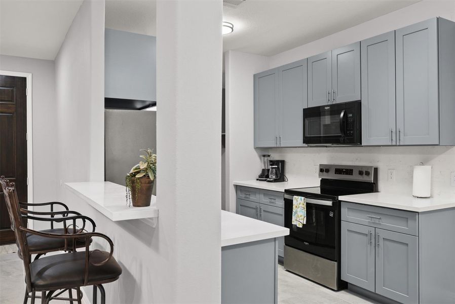 Enjoy effortless entertaining with an open layout that keeps family and friends connected. Enjoy effortless entertaining with an open layout that keeps family and friends connected.