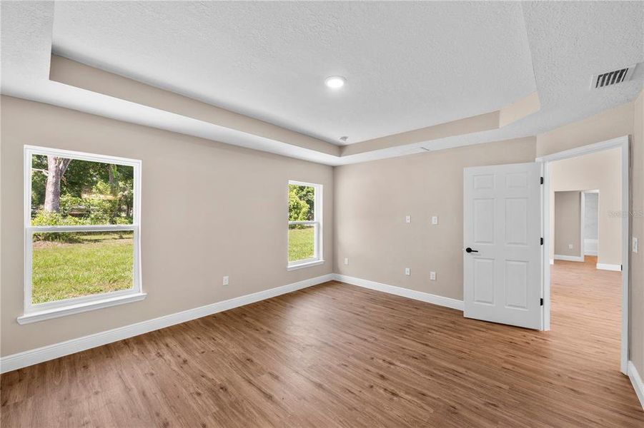 Spacious, unfurnished interior of a new home in , Ocala (Image 28).