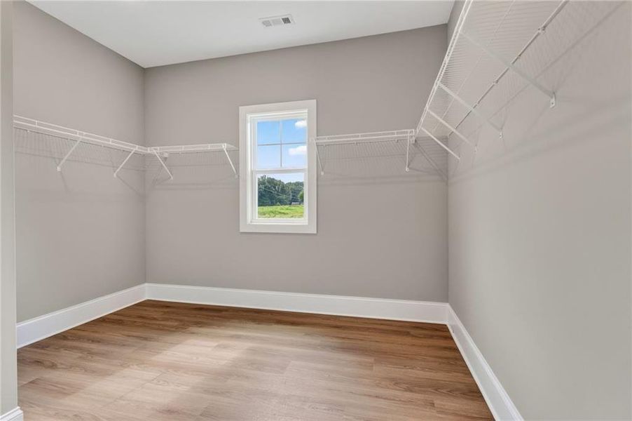 Spacious, unfurnished interior of a new home in , Hampton (Image 36).