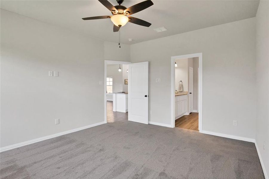 Spacious, unfurnished interior of a new home in , Mabank (Image 15). Spacious, unfurnished interior of a new home in , Mabank (Image 15).