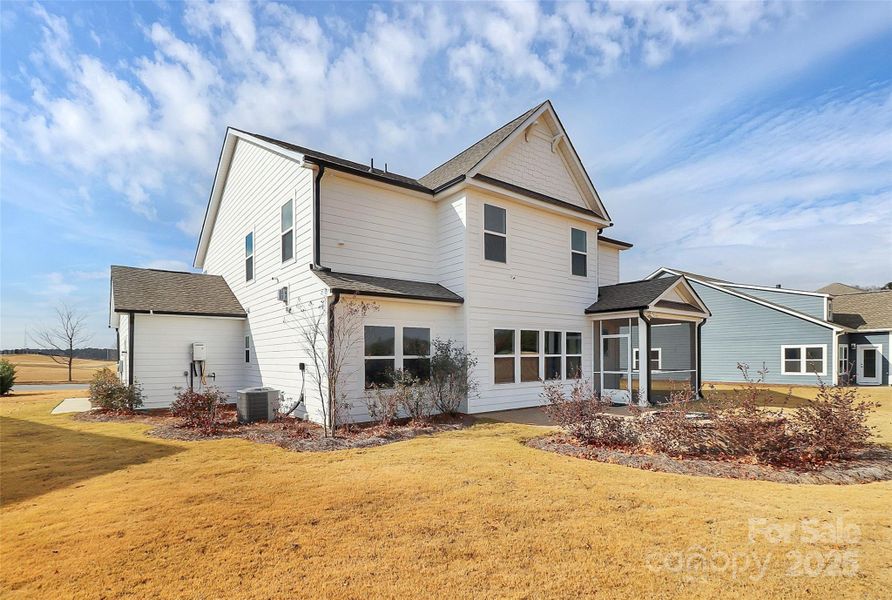 Image 37 of a home in Stonebridge Fairways.