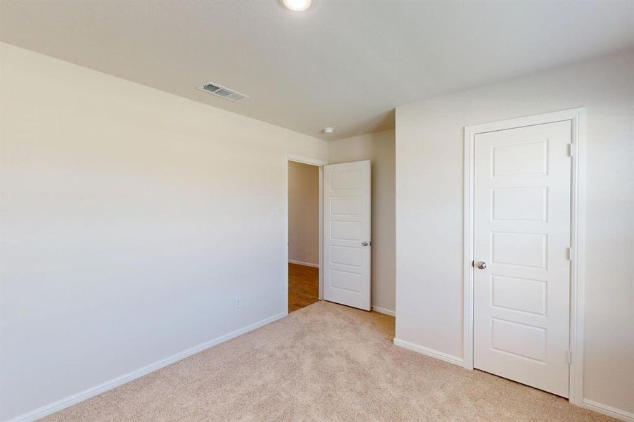 Spacious, unfurnished interior of a new home in Sanderos, Fort Worth (Image 26). Spacious, unfurnished interior of a new home in Sanderos, Fort Worth (Image 26).