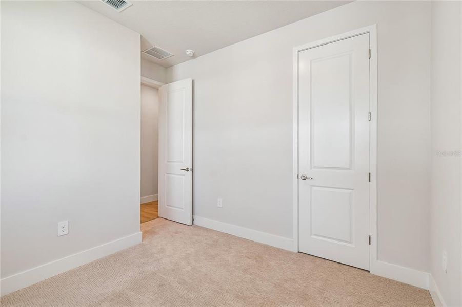 Spacious, unfurnished interior of a new home in Gracewater at Sarasota, Sarasota (Image 29).