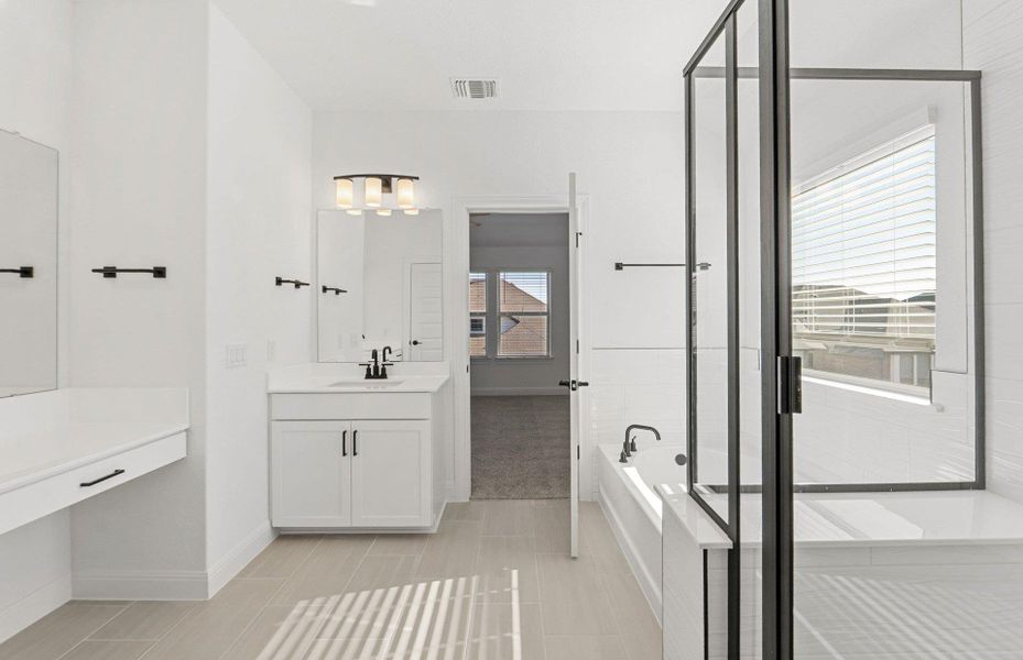 Furnished interior view inside a new home in Santa Rita Ranch, Liberty Hill (Image 13).