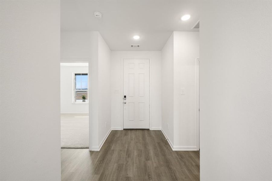 Spacious, unfurnished interior of a new home in Palmilla Springs, Fort Worth (Image 23).