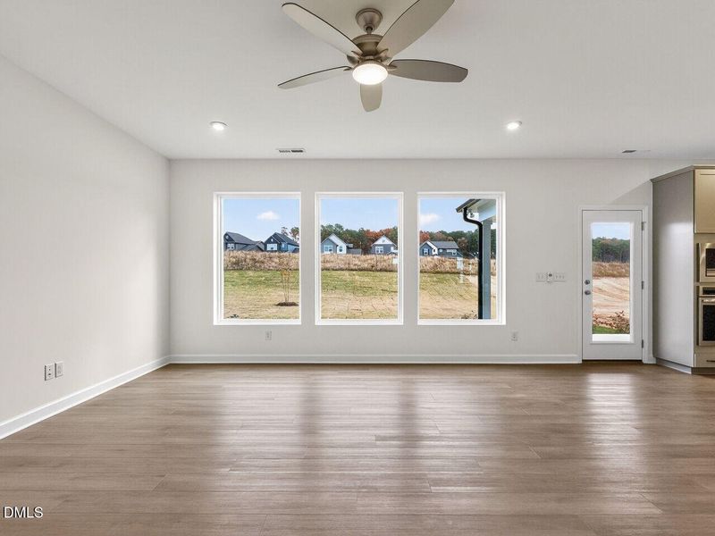 009-1280x960-family-room