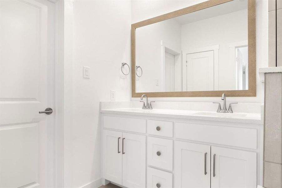 020-721ProsperLane-Wylie-TX-75098-PrimaryBathroom.jpg-SMALL 020-721ProsperLane-Wylie-TX-75098-PrimaryBathroom.jpg-SMALL