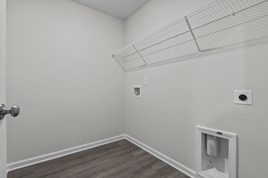 Spacious, unfurnished interior of a new home in Harmon Hill Estates, Hopkins (Image 29).