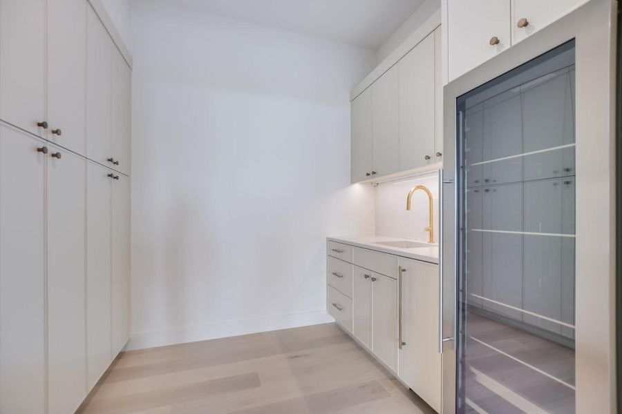 Furnished interior view inside a new home in , Horseshoe Bay (Image 11).