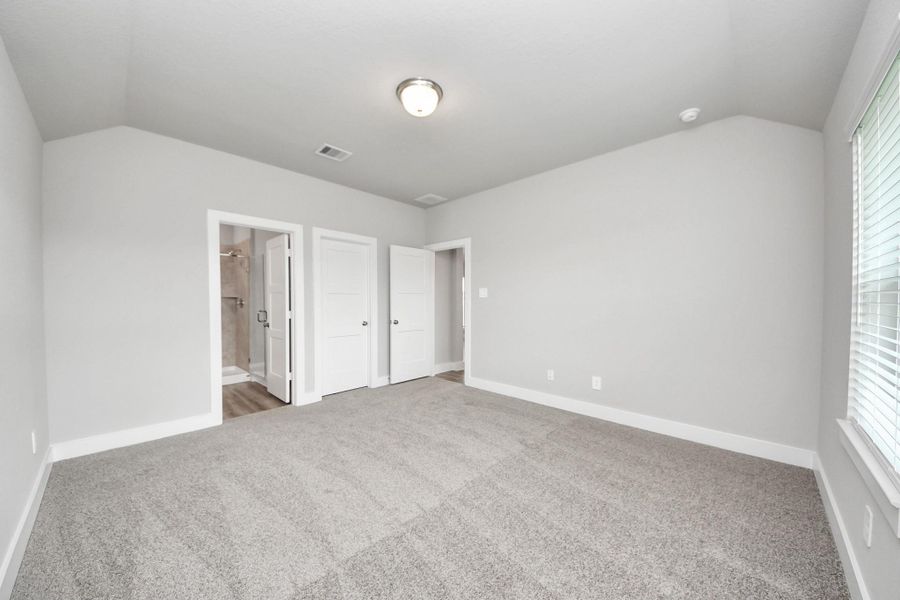 Spacious, unfurnished interior of a new home in Laurel Landing: Founders Collection, Alvin (Image 14).