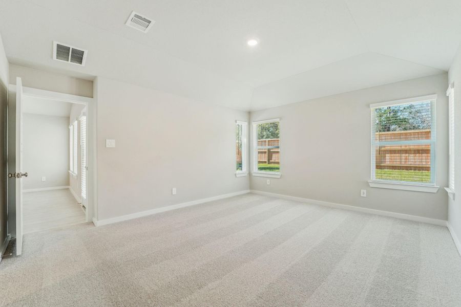 Spacious, unfurnished interior of a new home in Stewart's Ranch, Conroe (Image 33). Spacious, unfurnished interior of a new home in Stewart's Ranch, Conroe (Image 33).