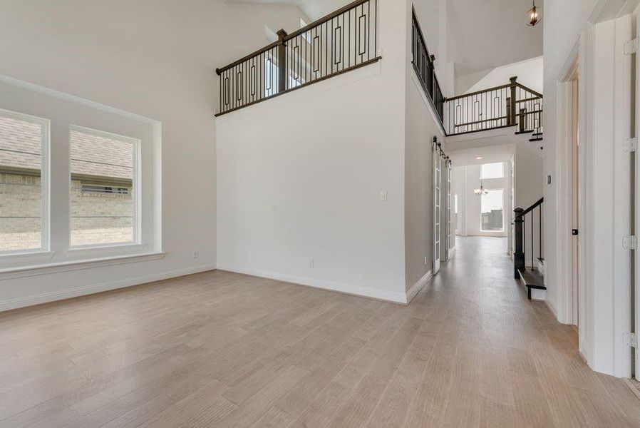 Spacious, unfurnished interior of a new home in Prairie Ridge, Venus (Image 26).
