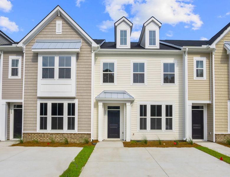 Front exterior of a new home in Parkview, Myrtle Beach, SC, highlighting curb appeal (Image 1). Front exterior of a new home in Parkview, Myrtle Beach, SC, highlighting curb appeal (Image 1).