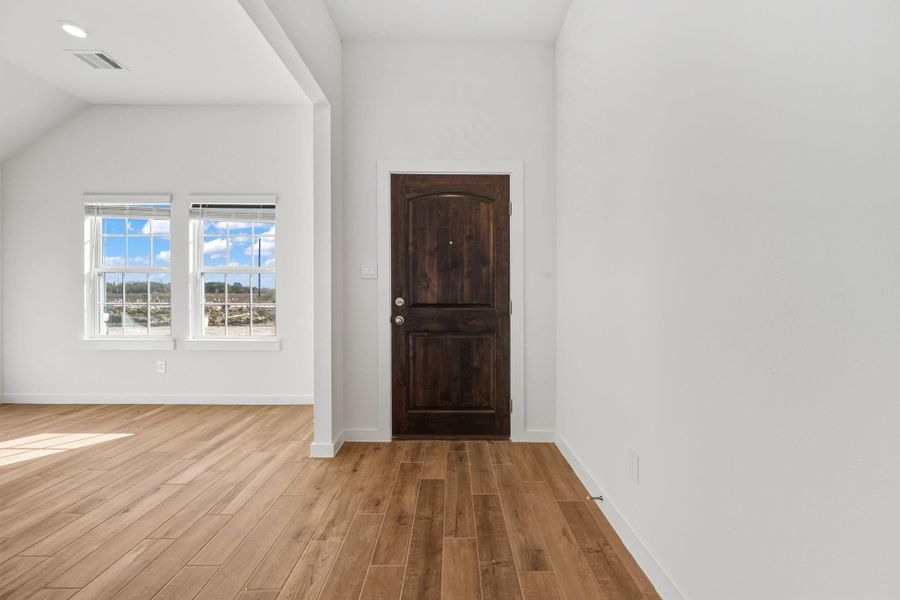 Spacious, unfurnished interior of a new home in Crosby Farms, Crosby (Image 9).