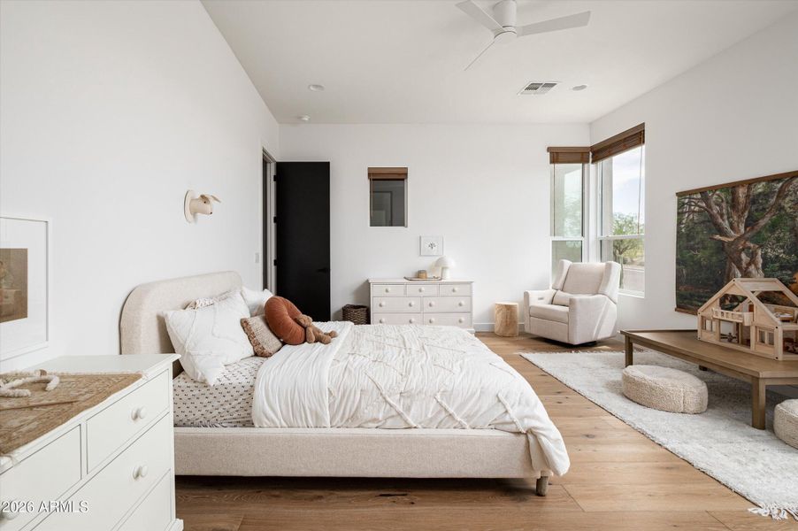 25-5724EMouraDr-25 25-5724EMouraDr-25