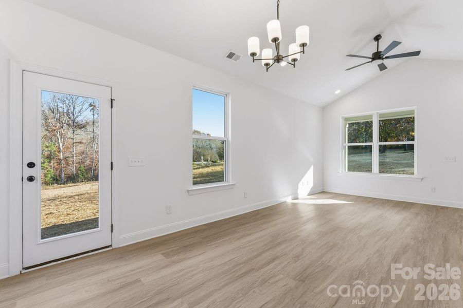 Dining Area & Side Yard Entrance Dining Area & Side Yard Entrance