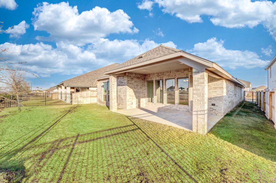 Exterior details and patio area of a home in Jordan Ranch, Fulshear (Image 4).