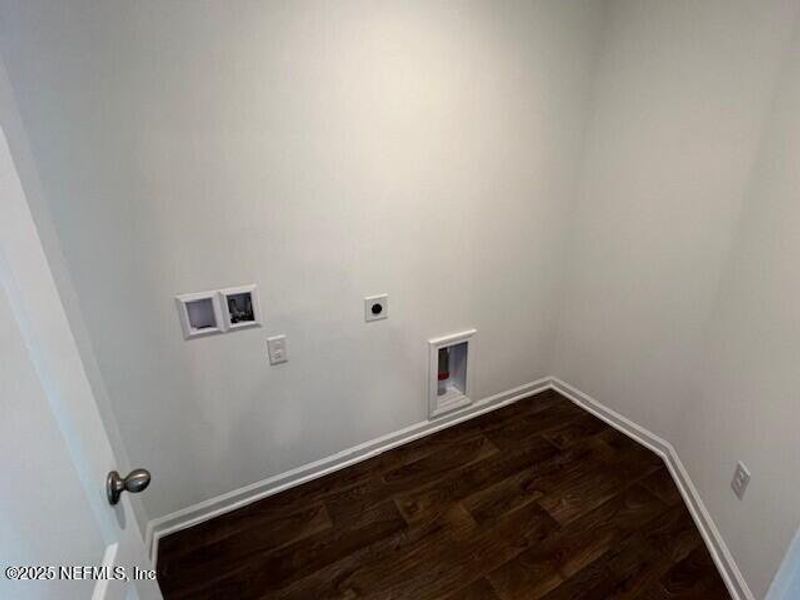 Spacious, unfurnished interior of a new home in Sawmill Branch Express, Palm Coast (Image 38).