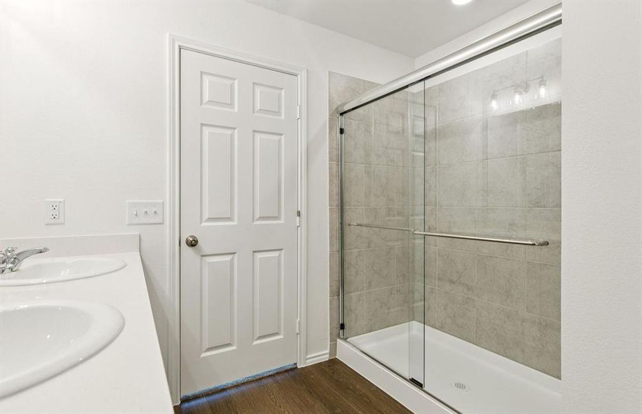 Modern owner's bathroom with spacious shower Modern owner's bathroom with spacious shower