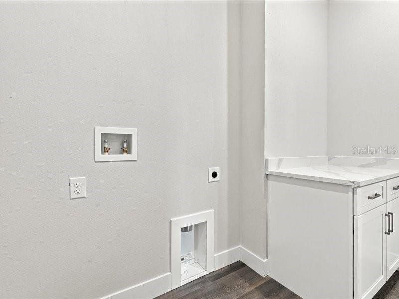 Spacious, unfurnished interior of a new home in , Winter Haven (Image 48).