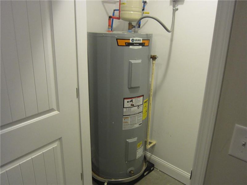 Sample of building materials used in homes in , Dallas (Image 34).