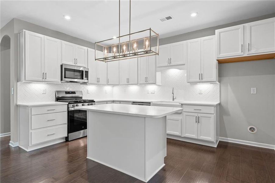 Furnished interior view inside a new home in Laurel Farms, Dallas (Image 11).