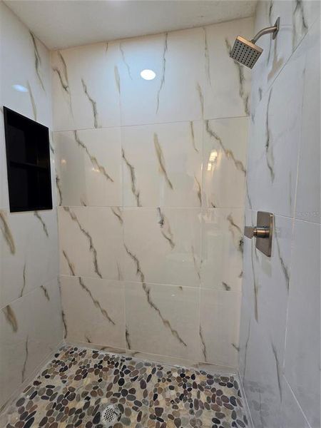 Close-up of interior finishes inside a home in , Ocklawaha (Image 14).