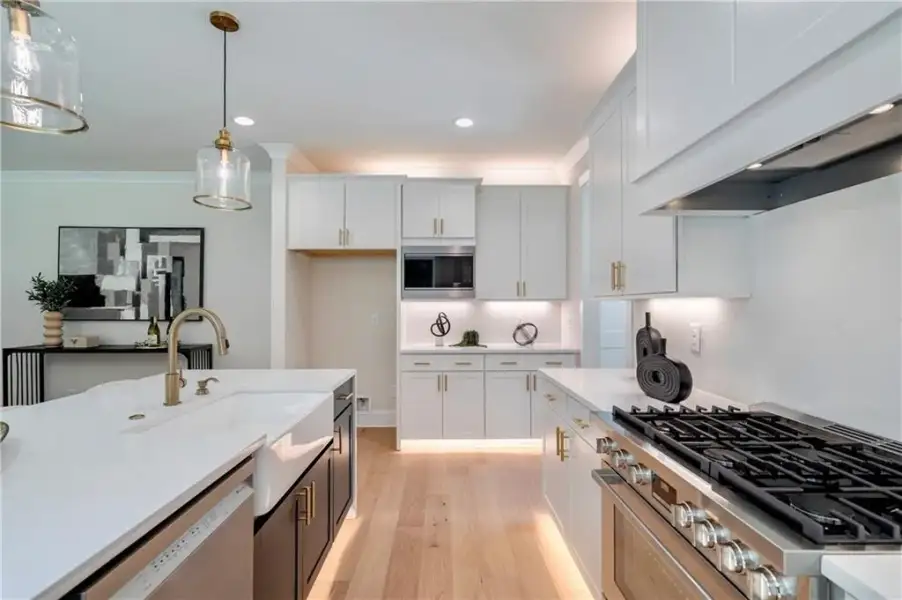Furnished interior view inside a new home in , Atlanta (Image 10).