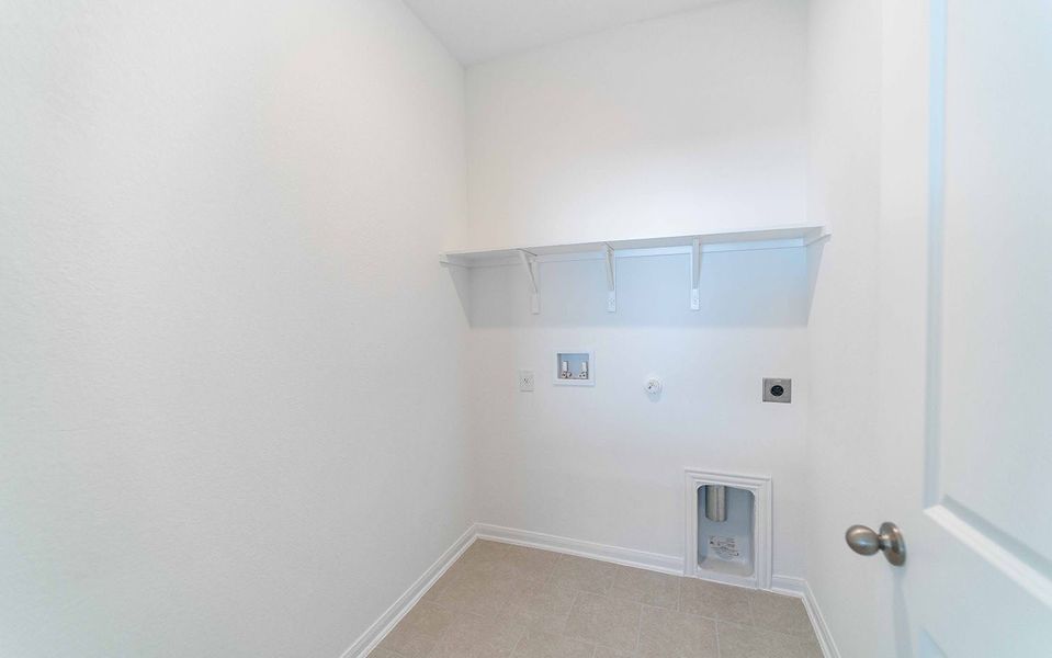 Spacious, unfurnished interior of a new home in Paramount, Kyle (Image 17).